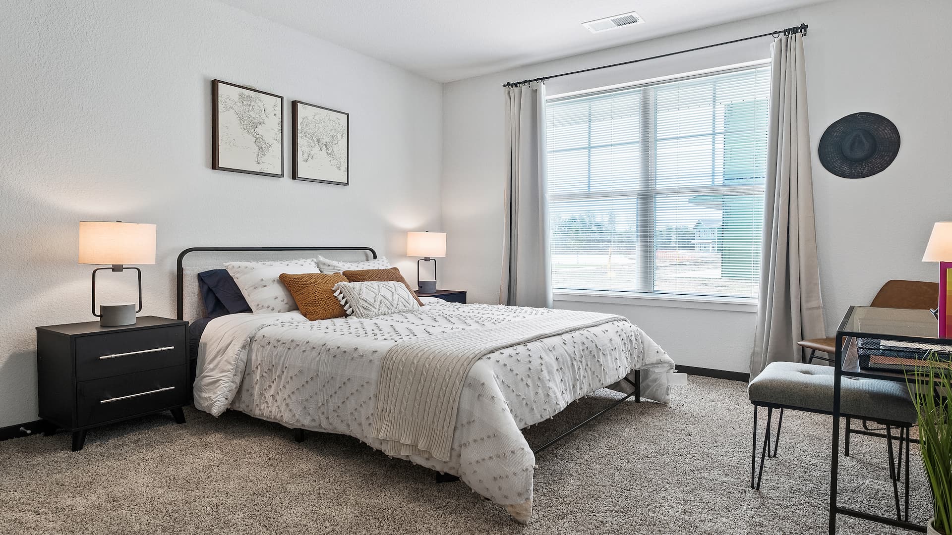 Virtual Tours & Gallery Quincy Street Apartments Authentix